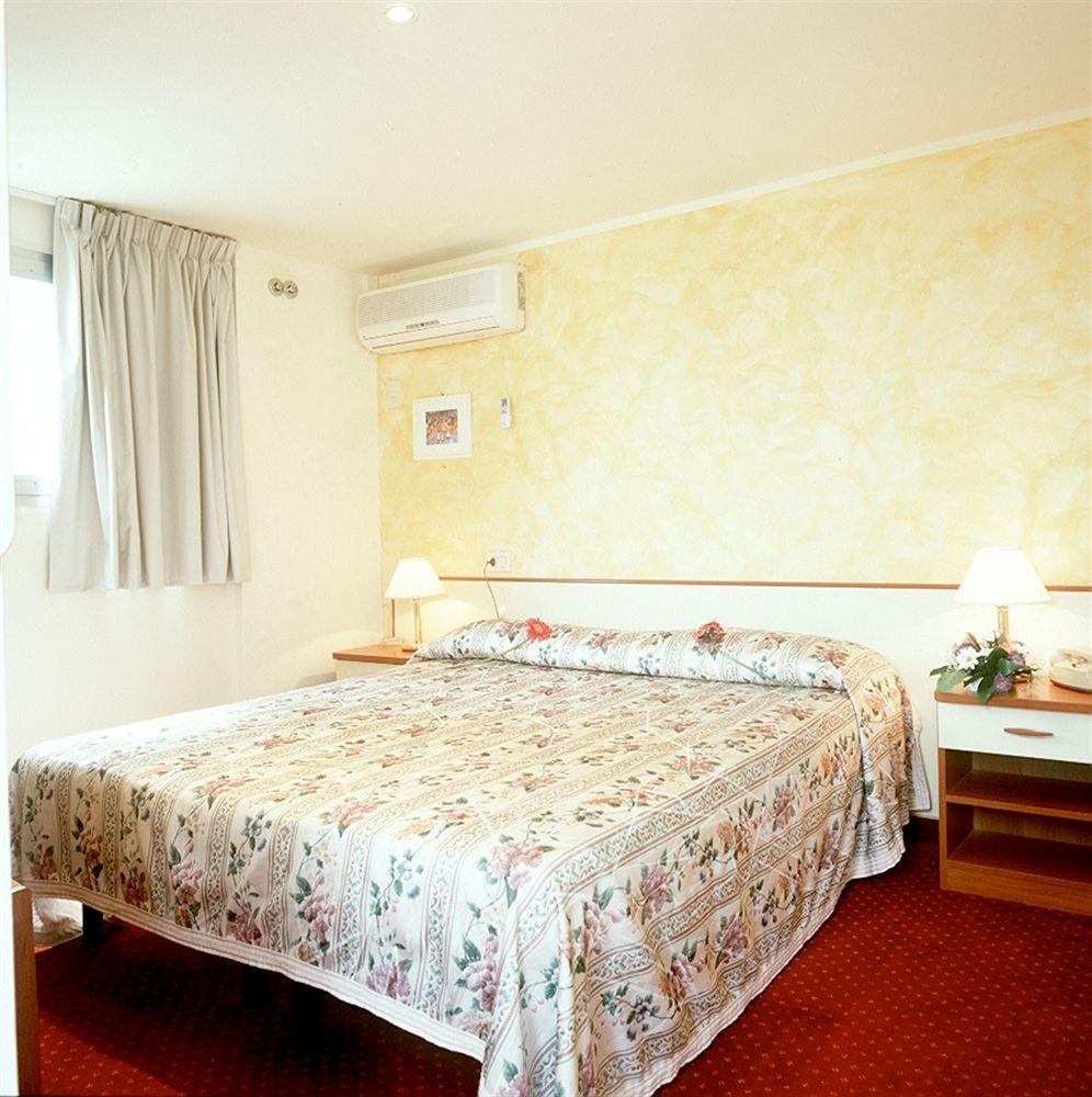 Hotel Mirabella Riccione Zewnętrze zdjęcie